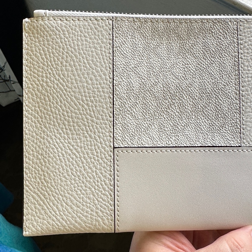 Michael Kors White Wristlet with Silver Studs New Never Used, Perfect for a Gift - Picture 9 of 17